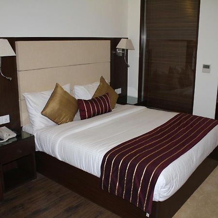 Hotel DS Clarks Inn Gurgaon Exteriör bild