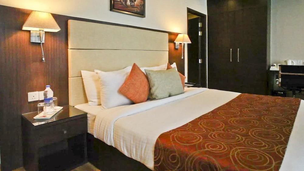 Hotel DS Clarks Inn Gurgaon Exteriör bild